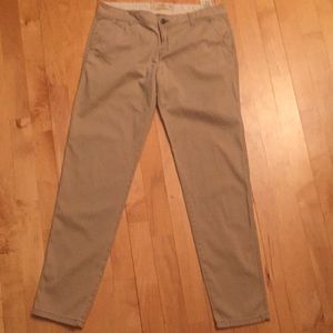 🌸 Hollister size 29L khaki🌸